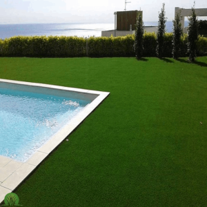 Artificial-grass-around-swimmingpool