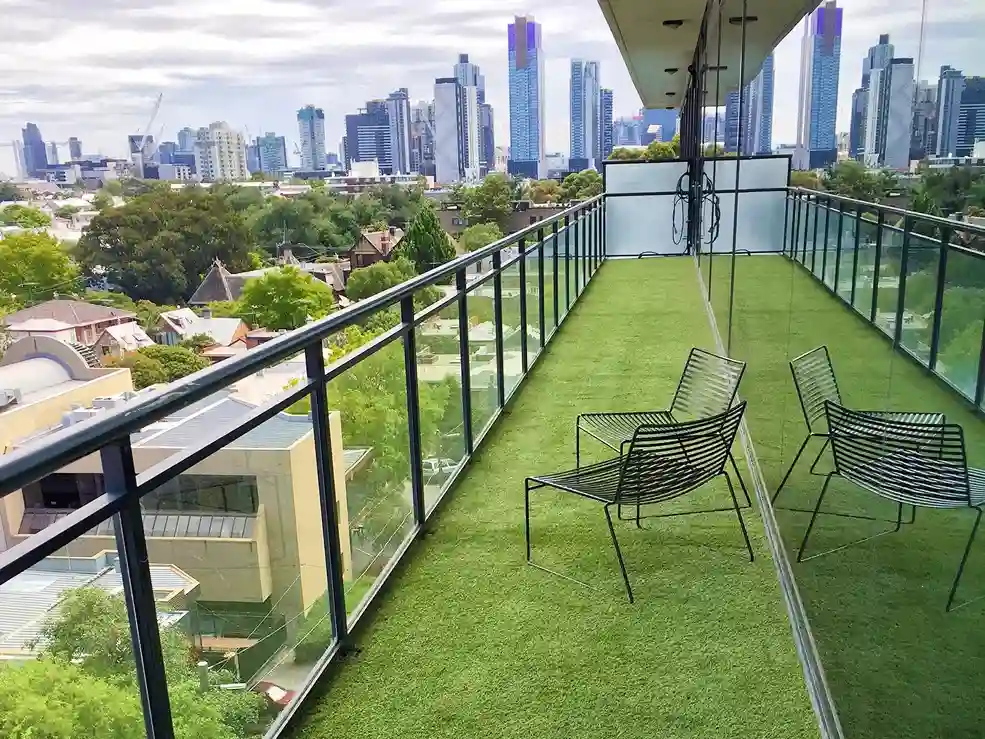 Balcony-grass-carpet