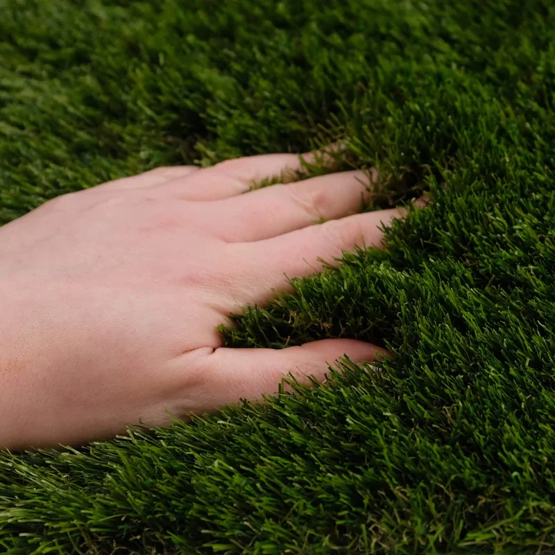 Luxury 42mm Artificial Grass for Dubai Villa Gardens