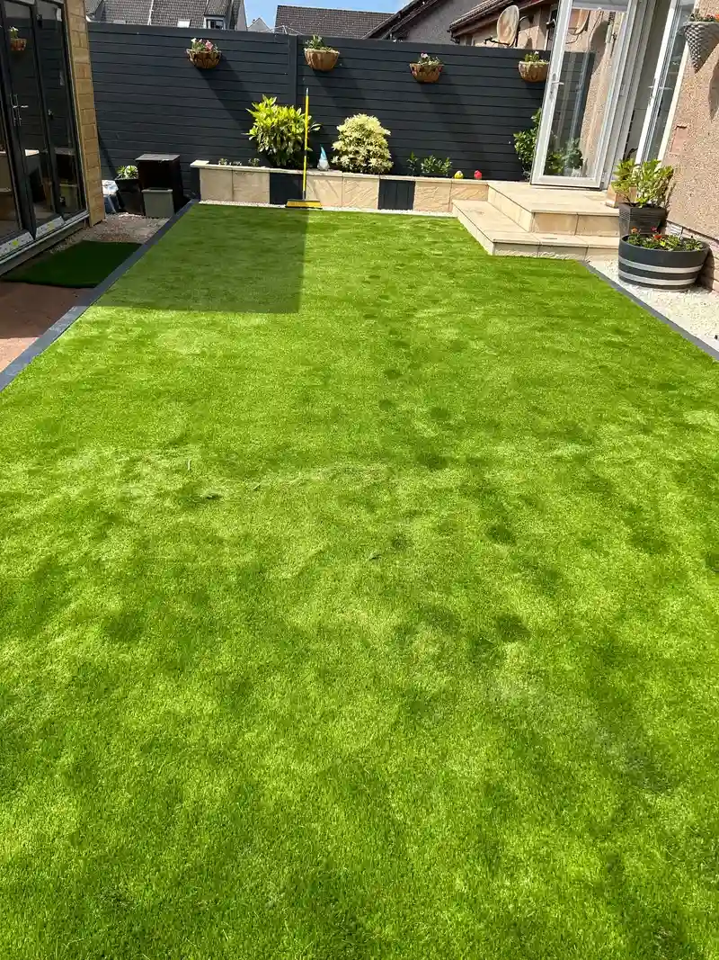 UV-Resistant Zeus PRO 42mm Artificial Turf for Outdoor Landscaping